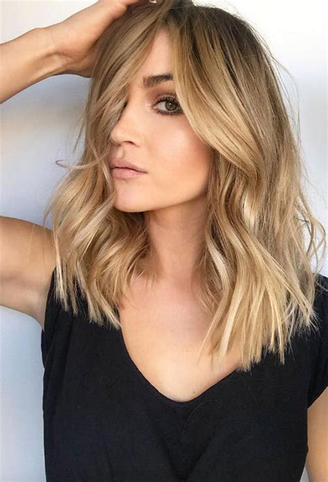 Ecco tutte le proposte più belle (da copiare) · acconciature capelli mossi . Tagli medi per l'inverno 2021: guarda le nostre foto e lasciati