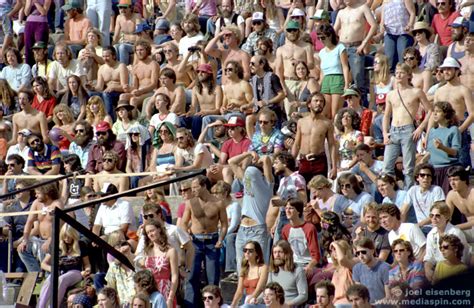 Grateful Dead Berkeley 1982 Concert Crowd Photos Page 4