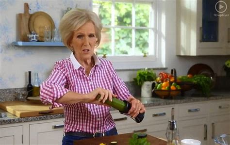 great british bake off s mary berry transforms vegetables into ribbons daily mail online