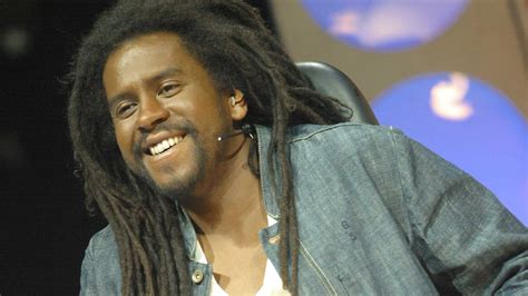 le chanteur de reggae tonton david auteur de chacun sa route est mort  lage de  ans