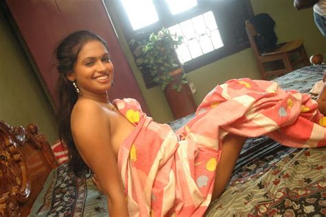 indian mom remove saree xxx photo village mom sexy images