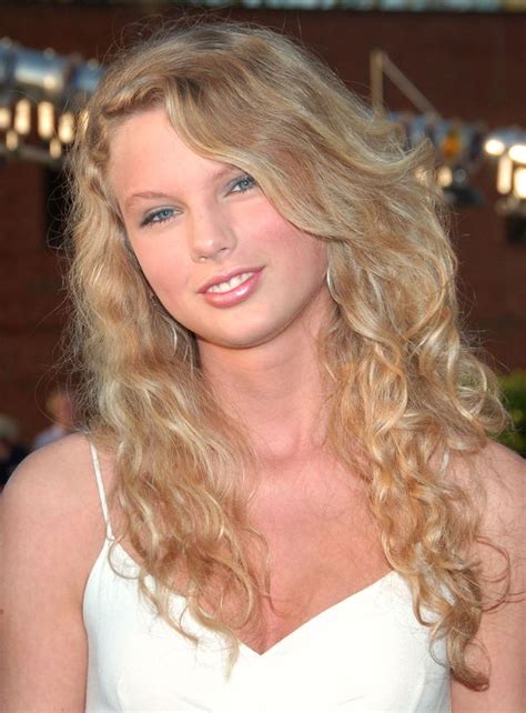 Taylor Swift S Hair Has Really Transformed Over The Years Huffpost