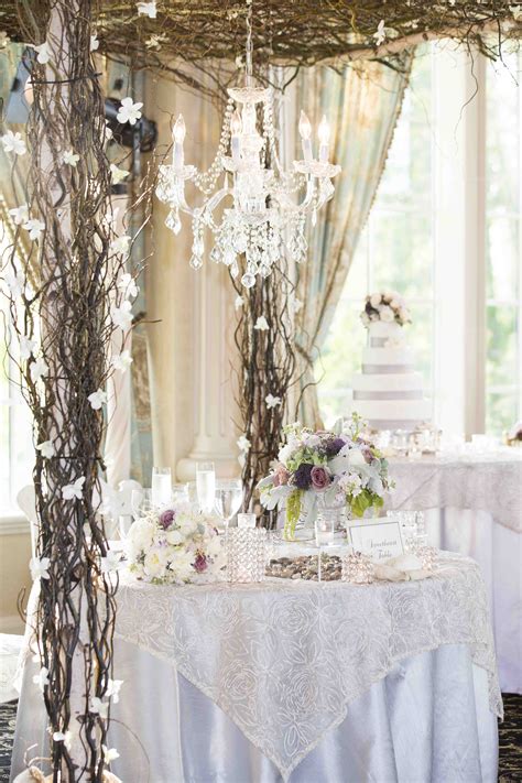 romantic décor options for your wedding sweetheart table