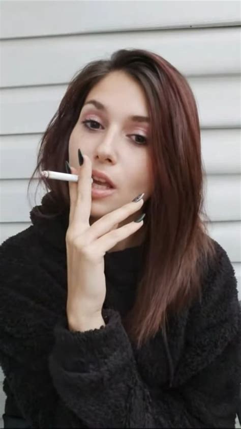 Pin On Beautiful Smoking Women