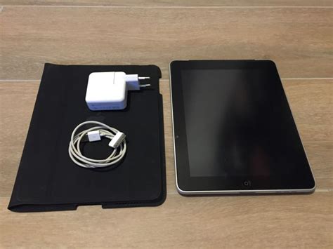 apple ipad   gb wifi   usb cable catawiki