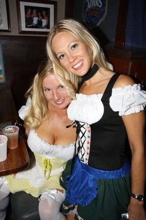 college girls at halloween parties 98 pics