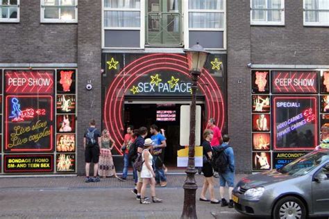 amsterdam red light district and local pub tour getyourguide