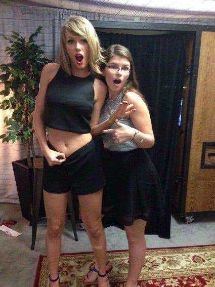 taylor swift s rarely seen belly button becomes a meme