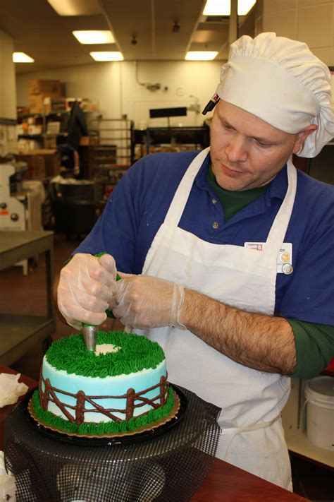 local decorator takes  cake   scout eastern colorado news