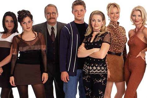 The Sabrina The Teenage Witch Reboot Has Cast Harvey Kinkle