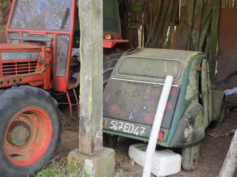 schuurvondst  classic cars barn finds abandoned om vintage left  vintage comics ruin