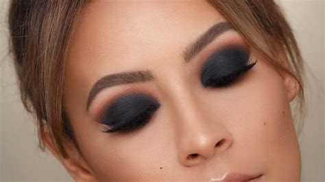 Black Smokey Eye Tutorial With Pictures Wavy Haircut