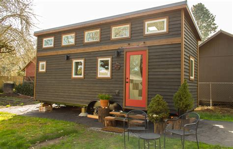 tiny house cost diy building  buying   builder
