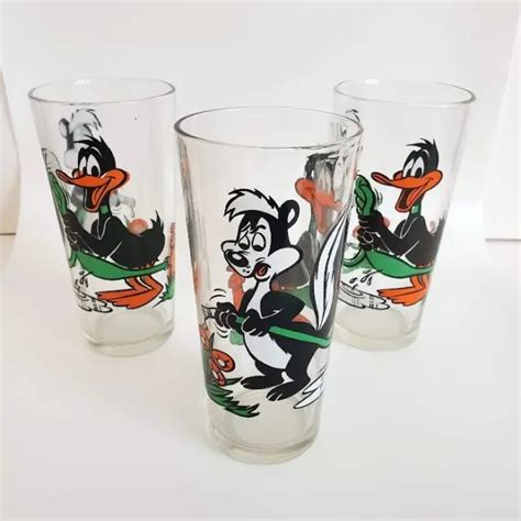 Daffy Duck And Pepe Le Pew Pepsi Warner Bros Collector Series Glasses Vtg