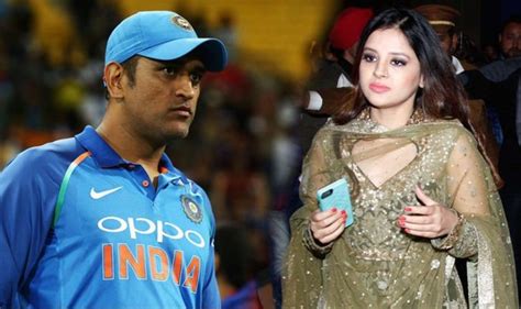 ms dhoni wife meet stunning sakshi from intern to marrying india s