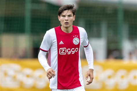 ekkelenkamp nog  de race voor golden boy award ajaxnl