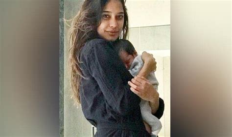 Lisa Haydon Shares Latest Picture Of Her Son Zack Lalvani While He