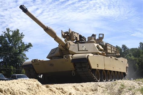 el nuevo tanque de guerra de eeuu  dispara municiones inteligentes