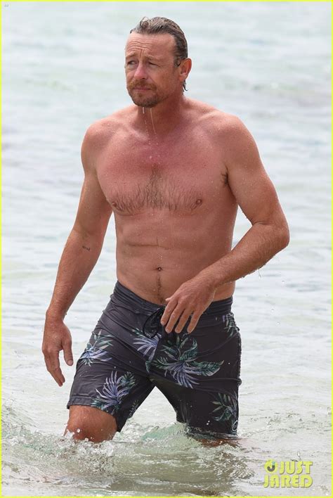 Photo Simon Baker Looks Fit Going For A Dip In The Ocean 03 Photo