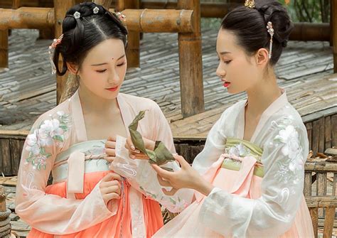 Ancient Chinese China Fashion Pose Reference Traditional Outfits