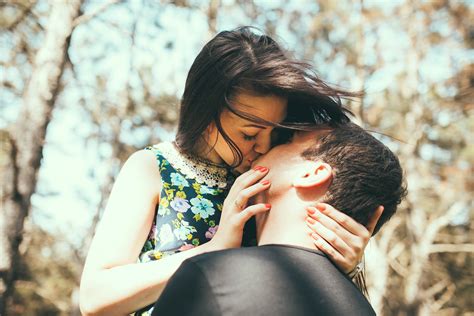 You Need To Think About These 3 Things Before You Hook Up With Him