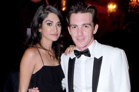 drake bell  wife janet von schmeling separated months   actor seeks substance abuse