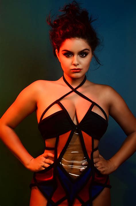 Ariel Winter Calls Out Complete Sexism Against Women In The