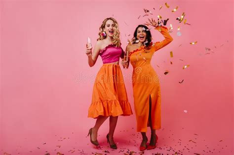 Indoor Photo Of American Stylish Ladies Dancing Together Blissful