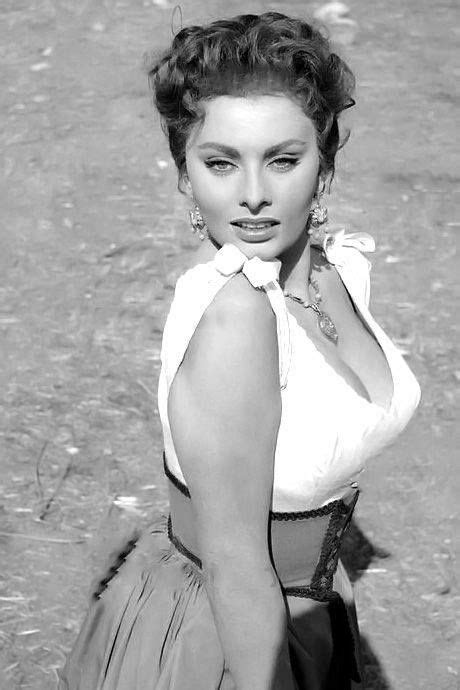 Pin By Groovy History On Sophia Sophia Loren Sophia