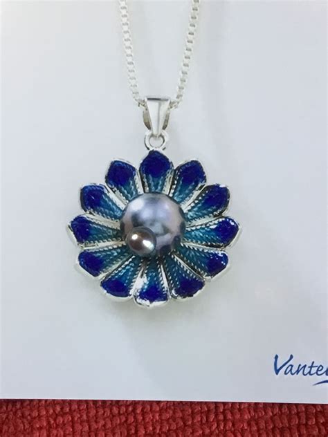 Vantel Pearls Necklaces