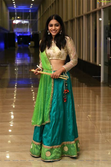 punarnavi bhupalam spicy hot actress hot saree hot navel