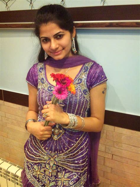 beautiful indian girls very cute and lean indian girls