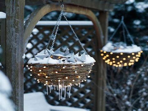 cheap easy diy outdoor christmas decorations prudent penny pincher