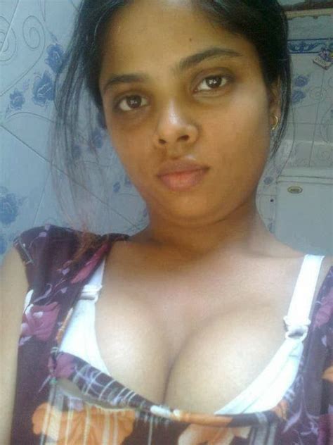 mobile hd wallpaper tamil aunty hot big boobs cleavage sexy images wallpapers photos pictures