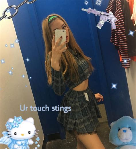 Ur Touch Stings ╯︵╰ 💙 Girl Instagram Mirror Selfie