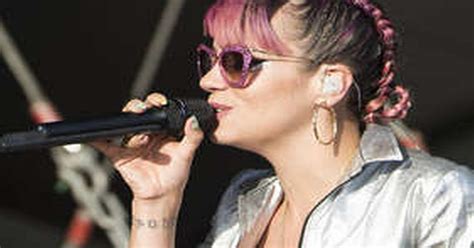 Lily Allen Flashes Breast On Stage Daily Star