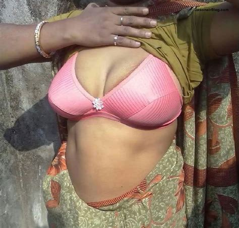 desi mallu aunty exposing big boobs moti chuchi wali dehati aurat pics