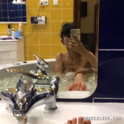 bai ling leaked nude selfie