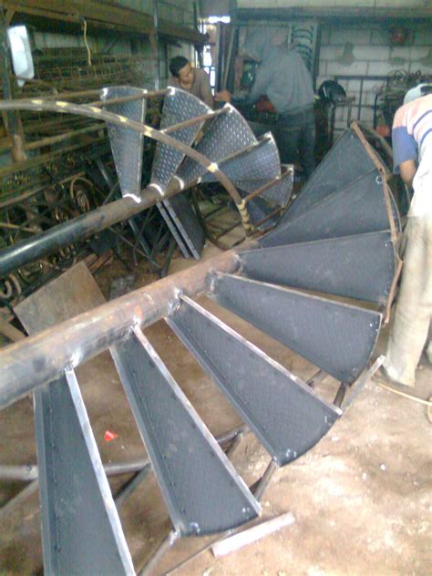 pembuatan pagar kanopi mendesain railing tangga