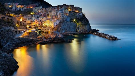 charming towns   italian coast manarola   worlds largest manger italy photo