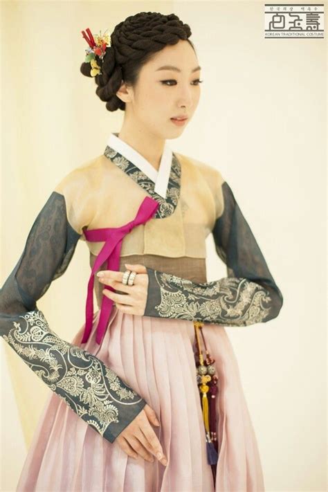 hanbok south korea or chosŏn ot north korea is the traditional korean dress it is often