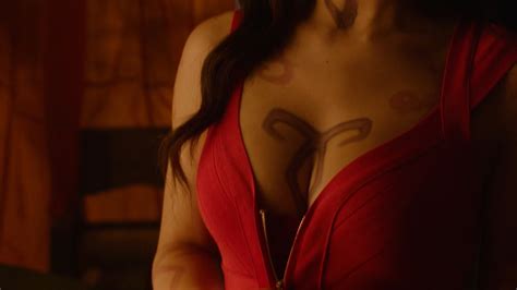 Nackte Emeraude Toubia In Shadowhunters