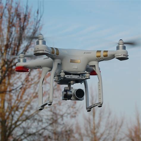 information om droner droner  luft land og vand laes mere