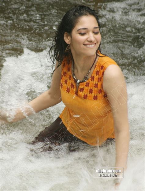 Hot Indian Actress Blog Hot Tamanna Playing Wet In Water
