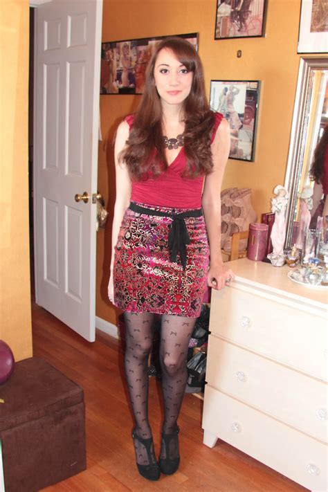lisa loparo urban outfitters skirt qupid heels betsey johnson tights merry christmas party