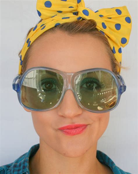 1970s Mod Girl Sunglasses Twiggy Womens Eyewear Big Lens Funky