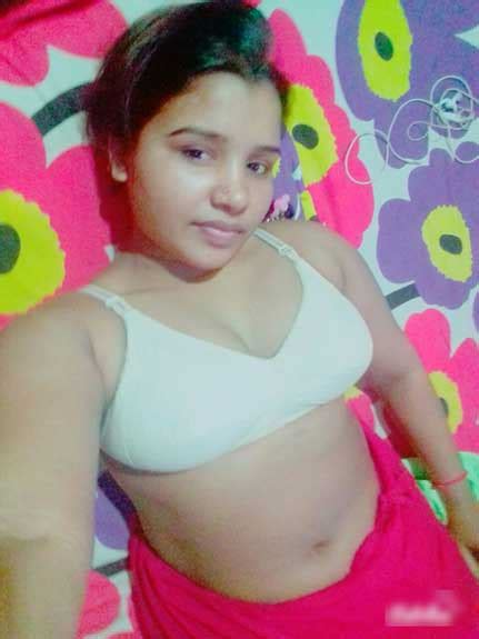 Wife Ki Hot White Bra Ke Photos Liye Husband Ne