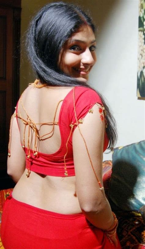 Entertaining Photos Hot Mallu Aunties Actress Photos In Sexy Saree And