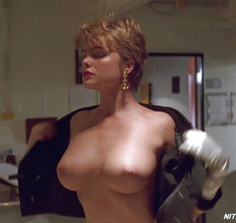 erika eleniak baywatch shauni 25 pics