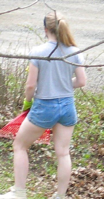 Red Hot 20yr Old Neighbor Doing Yard Work Zb Porn
